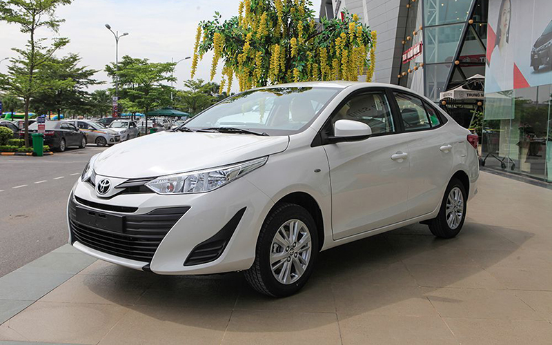 Xe 4 chỗ hiện đại tiện nghi